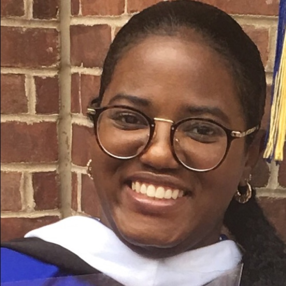 Meet your Posher, Alexis